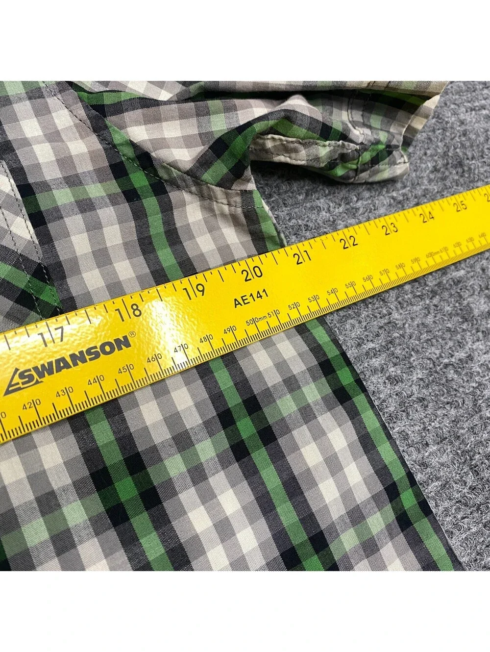 North Face Pearl Snap Shirt Mens M Gray Green Plaid Pockets Short Sleeve Western